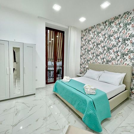 Virgy House Bed and Breakfast Napels Buitenkant foto